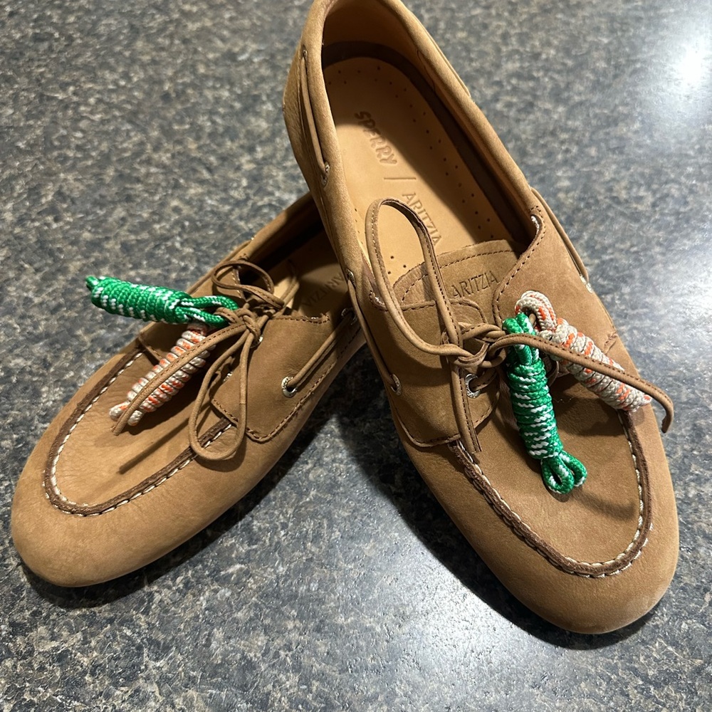 Aritzia/Sperry Brown Loafers